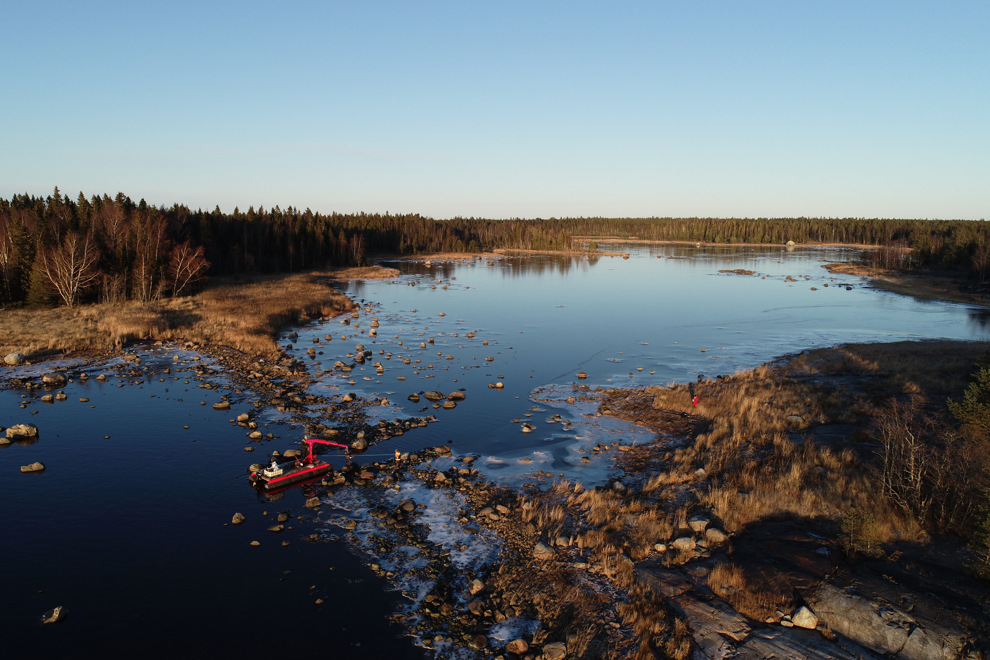 Restaurerad lagun en vacker dag i Västerbotten.