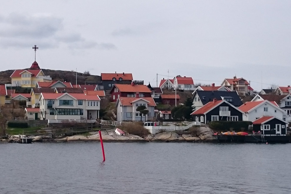 skärgårdsbebyggelse sett från havet