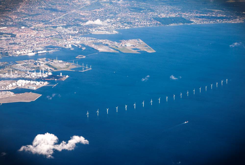 Vindkraftverk i Öresund vid Köpenhamn. Foto: André Maslennikov/Azote